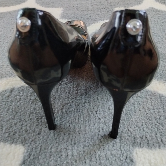 Guess Patent Look Peep Toe Stiletto Heels 👠 - Picture 5 of 12